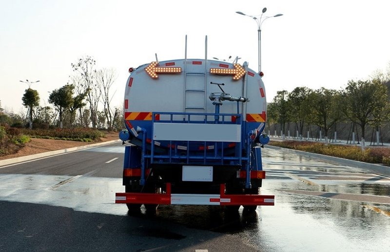 東風(fēng)創(chuàng)普15噸灑水車