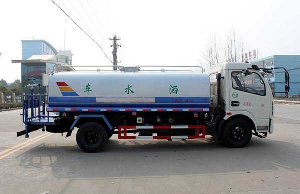 東風(fēng)8噸灑水車