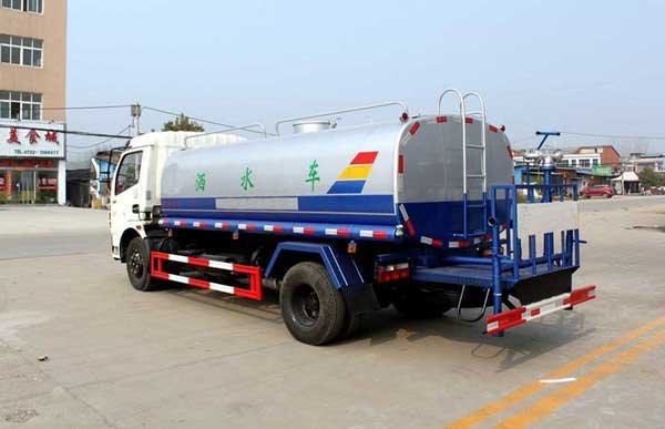 東風(fēng)8噸灑水車
