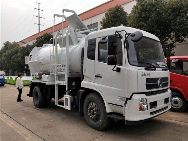 餐廚垃圾危害大，程力餐廚垃圾車專業(yè)廠帶你一起了解