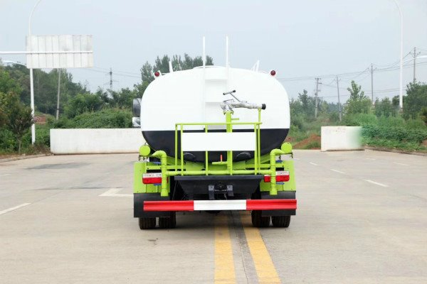 8方國(guó)六灑水車多少錢