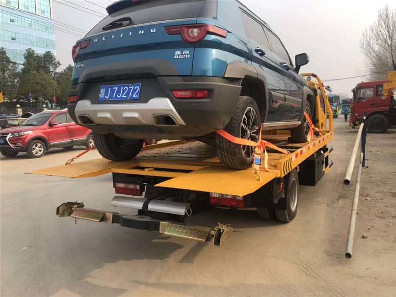  東風(fēng)多利卡藍(lán)牌一拖二清障車