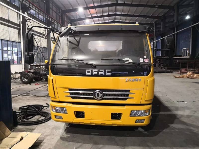 多利卡黃牌一拖二清障車