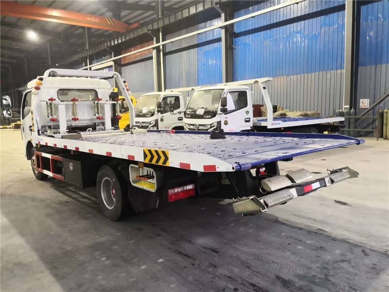 多利卡黃牌一拖二清障車