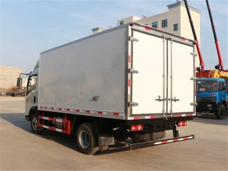 冷鏈物流的首選“重汽豪沃輕卡冷藏車(chē)”，品質(zhì)高、速度快！