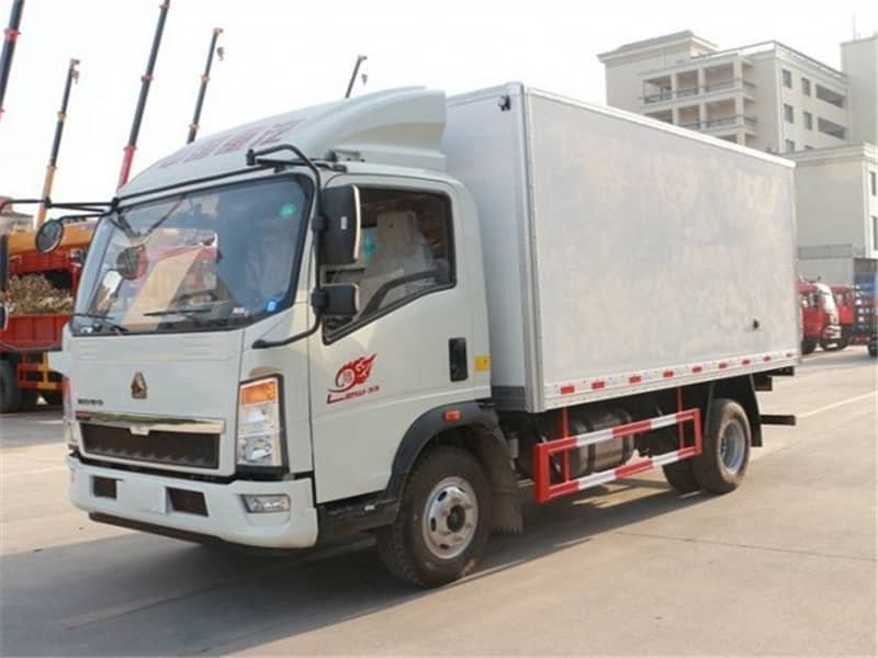 冷鏈物流的首選“重汽豪沃輕卡冷藏車(chē)”，品質(zhì)高、速度快！