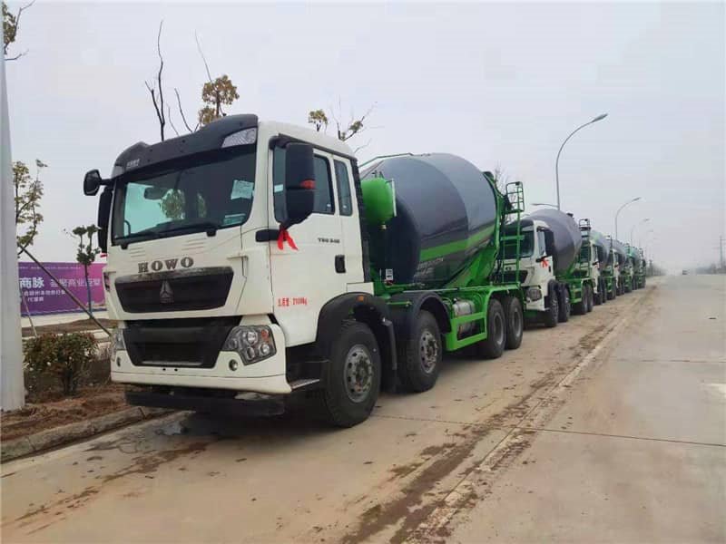 重汽豪沃輕量化攪拌車