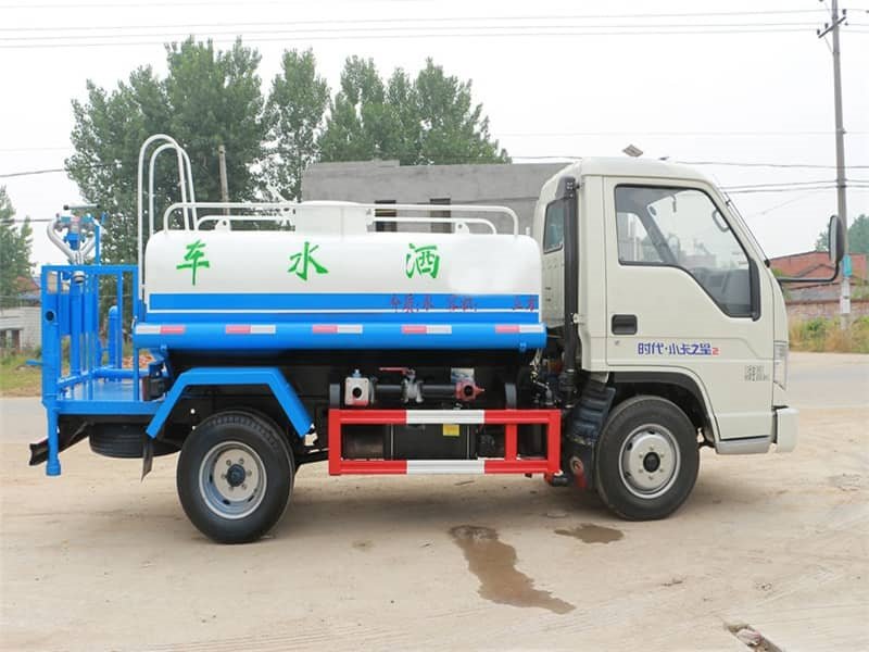 福田2噸藍(lán)牌灑水車