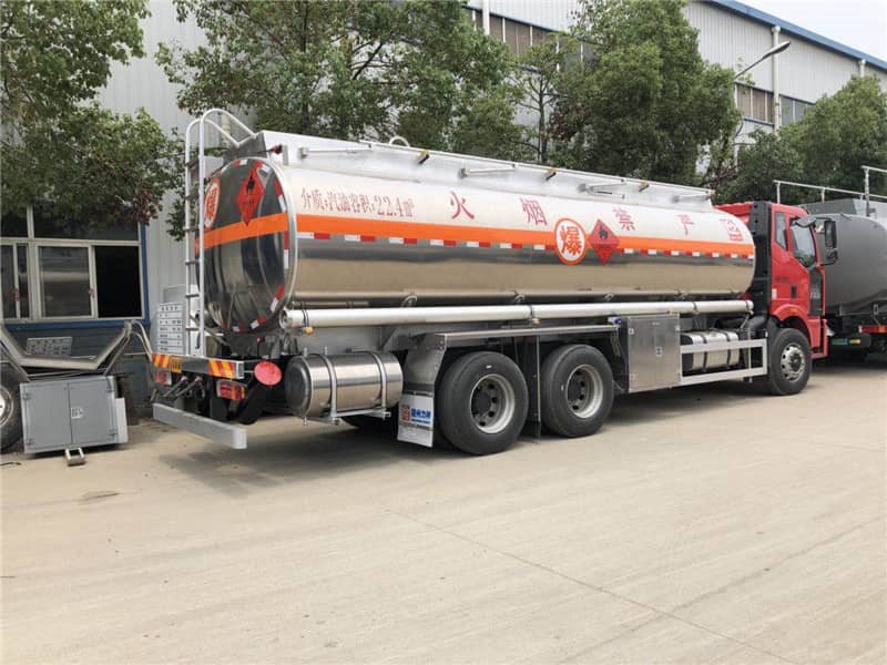 解放J6后八輪油罐車上戶噸位15噸山區(qū)專用