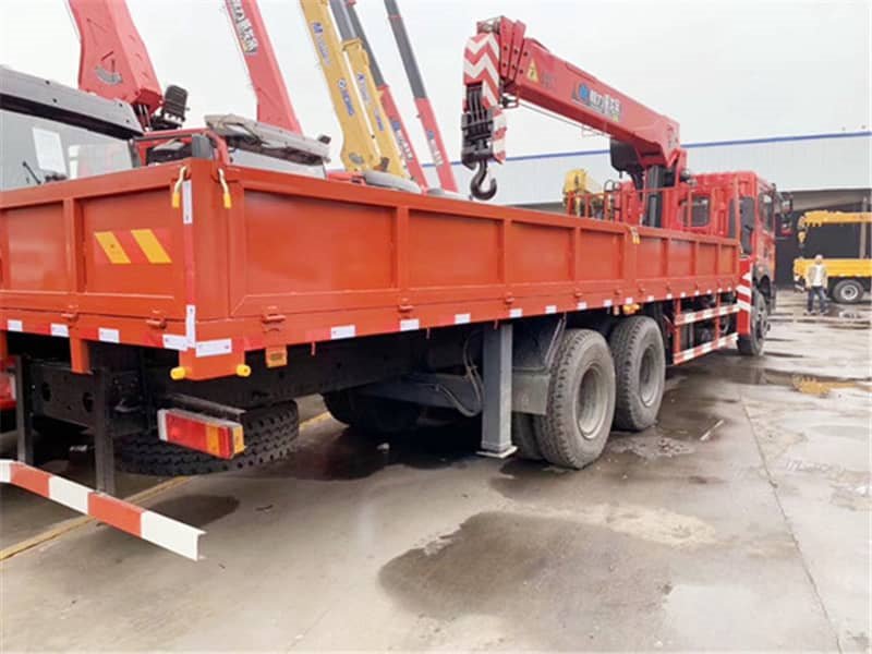 東風(fēng)T5后八輪12噸4節(jié)臂隨車(chē)吊