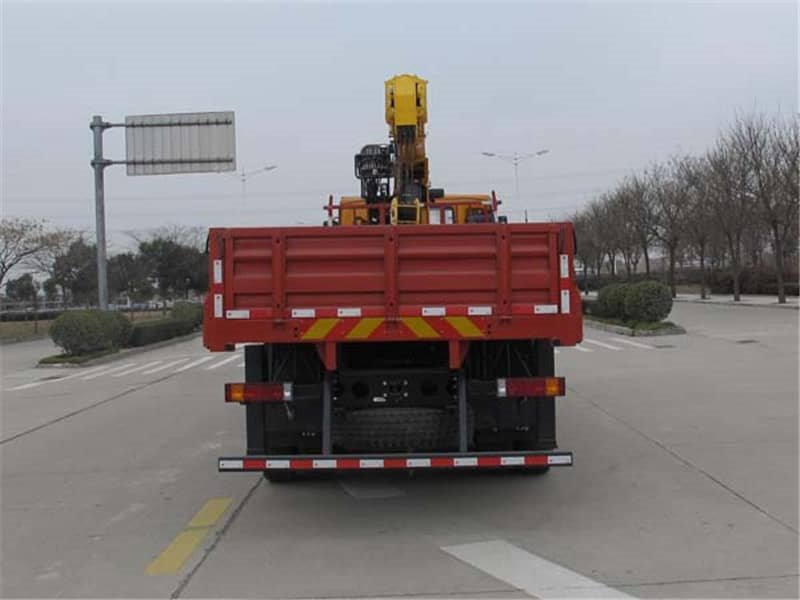 東風(fēng)天龍前四后八14噸隨車吊