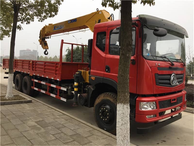 東風(fēng)后八輪12噸徐工隨車吊