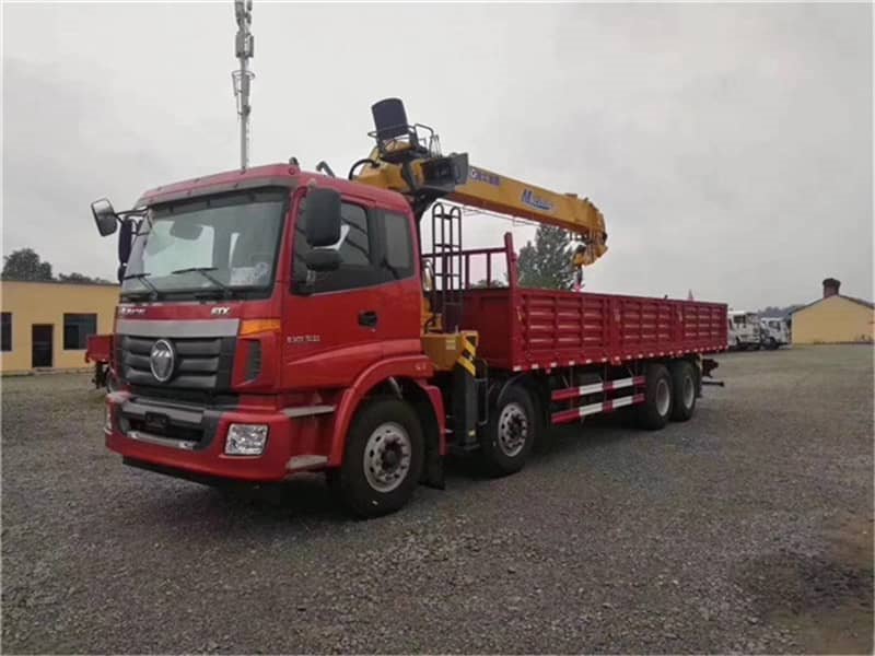 福田歐曼前四后八徐工雙聯(lián)泵隨車吊