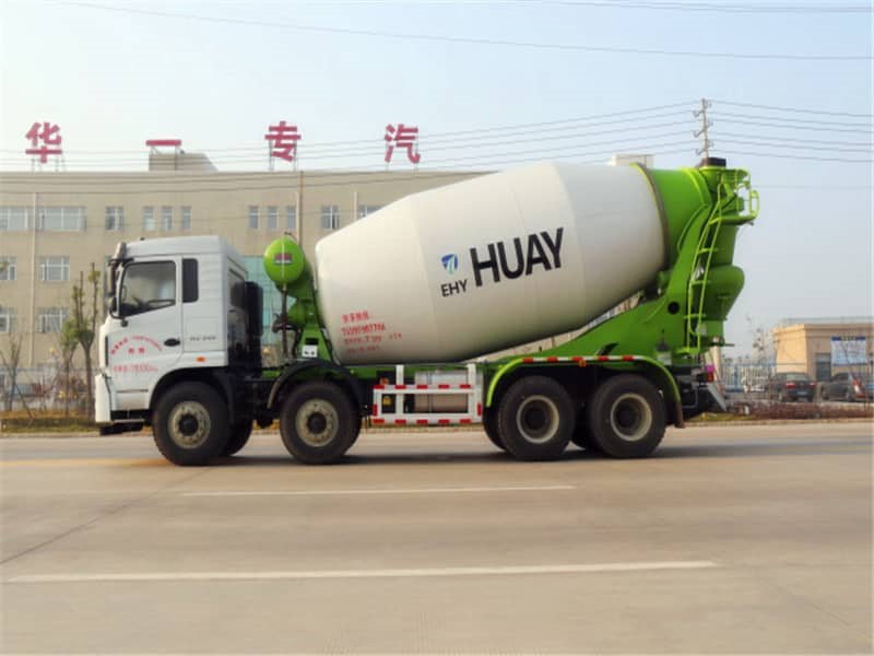 重汽豪曼輕量化攪拌車的配置