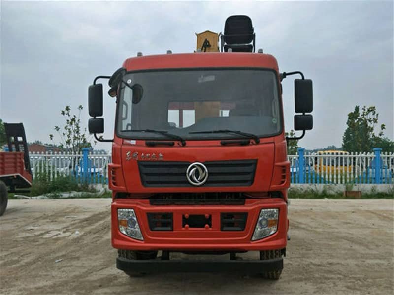 東風(fēng)專底徐工10噸隨車吊