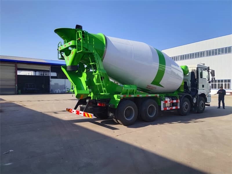 陜汽12方輕量化混凝土攪拌車