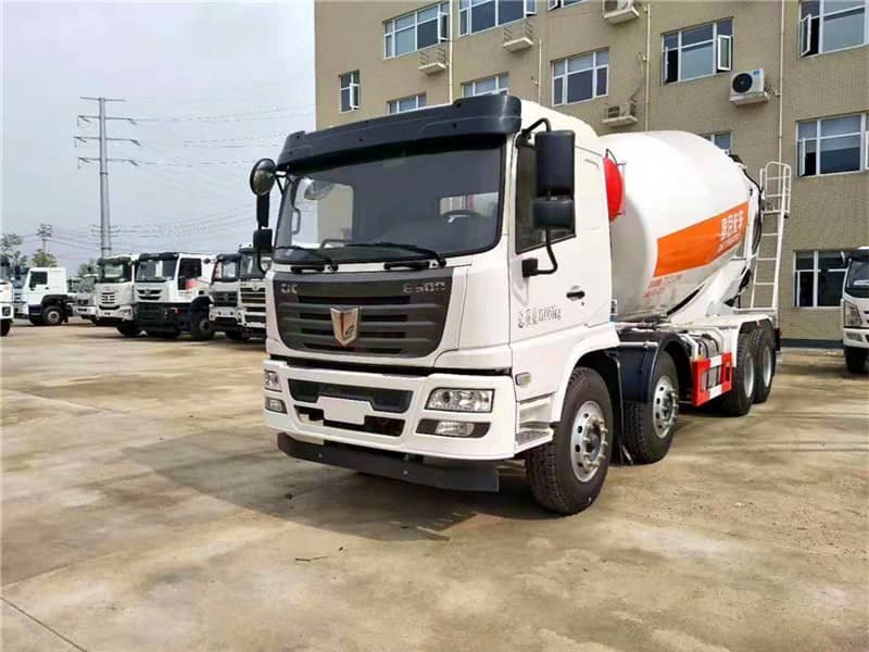 聯(lián)合重卡輕量化攪拌車的配置