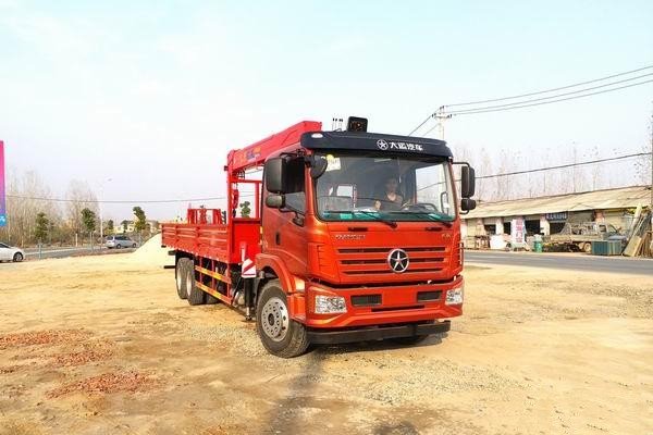 購買隨車吊？這些知識(shí)不看你會(huì)后悔的