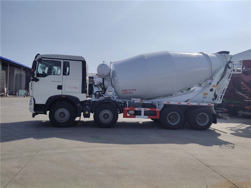 重汽TX14方輕量化混凝土攪拌車(chē)優(yōu)質(zhì)耐磨錳鋼