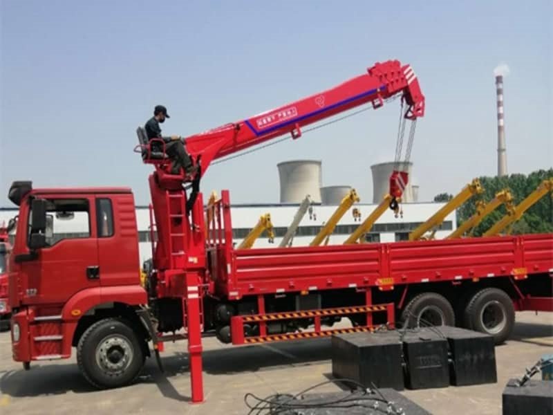 東風(fēng)暢行6.3噸隨車吊