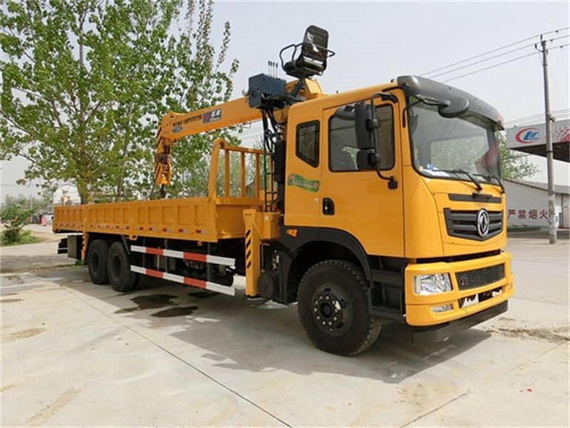 東風(fēng)后八輪石煤12噸隨車吊