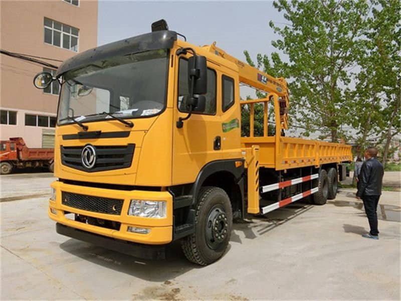 東風(fēng)后八輪石煤12噸隨車吊