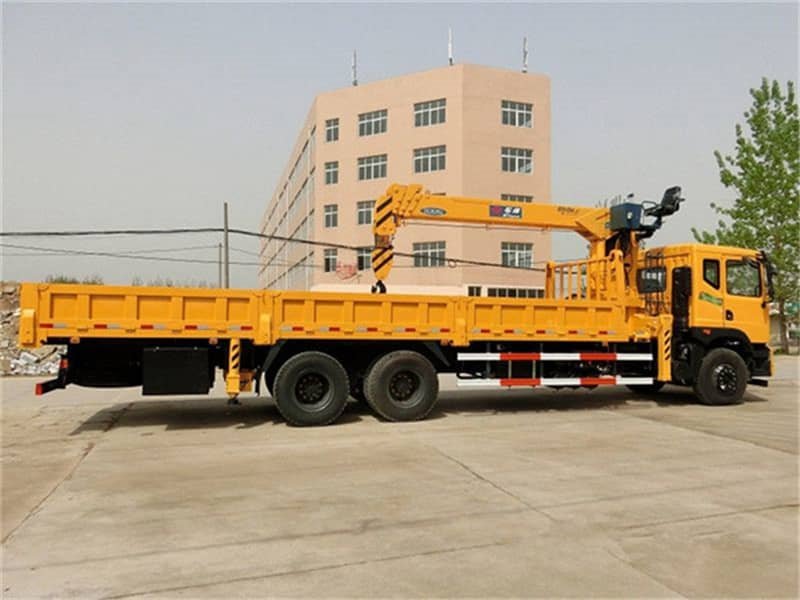 東風(fēng)后八輪石煤12噸隨車吊
