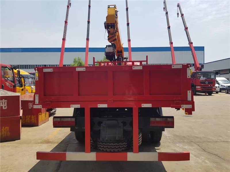 東風(fēng)暢行6.3噸隨車吊