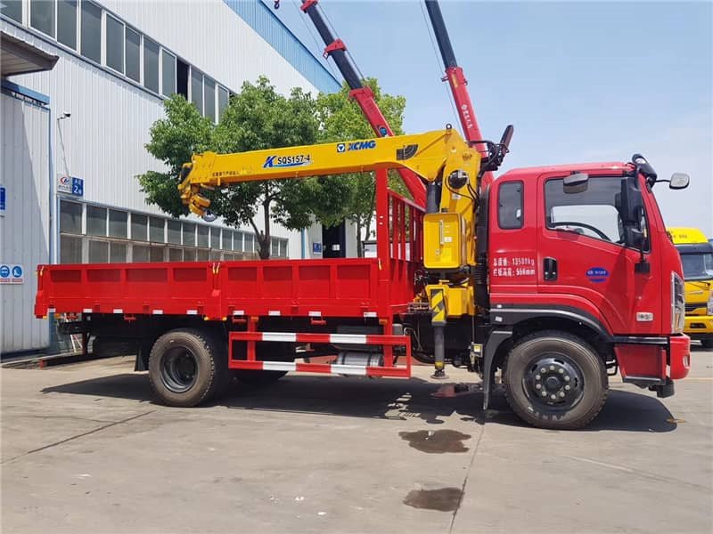 東風(fēng)暢行6.3噸隨車吊