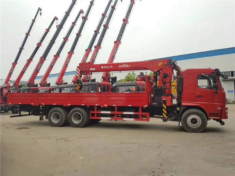 宏昌天馬12噸5節(jié)后八輪隨車吊