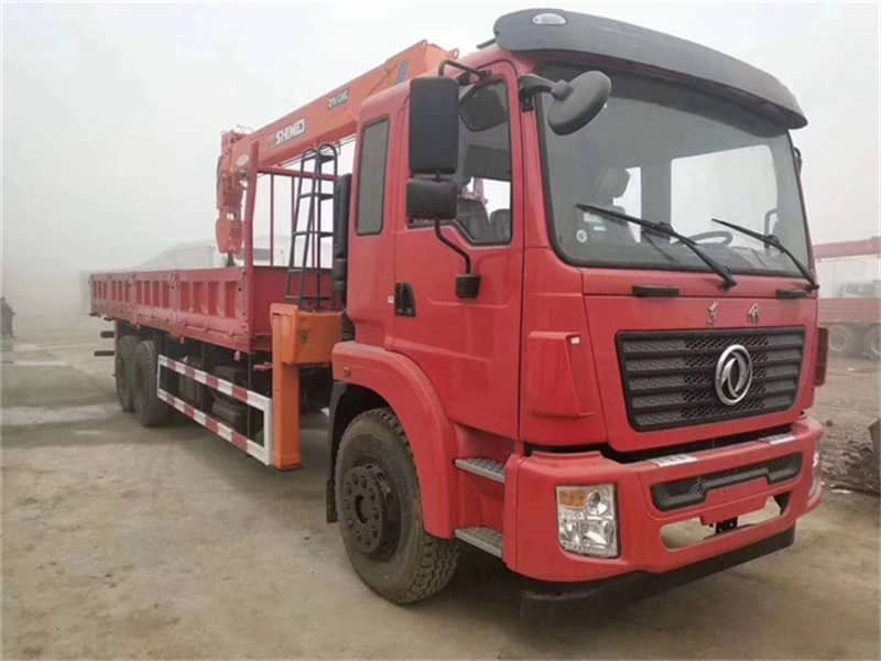 東風(fēng)后八輪石煤12噸隨車吊