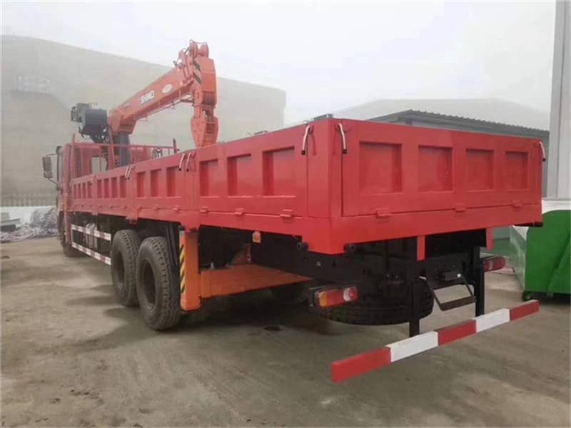 東風(fēng)后八輪石煤12噸隨車吊