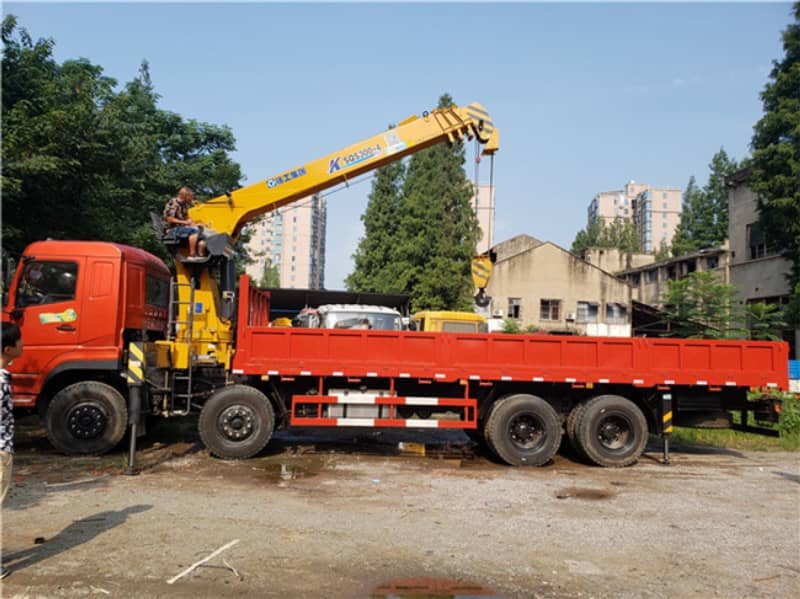 東風(fēng)前四后八12噸隨車吊廠家