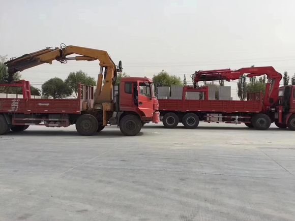 夾磚抱磚折臂12噸隨車吊