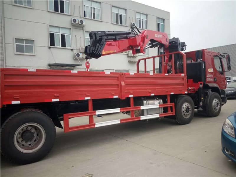 小三軸12噸折臂隨車吊