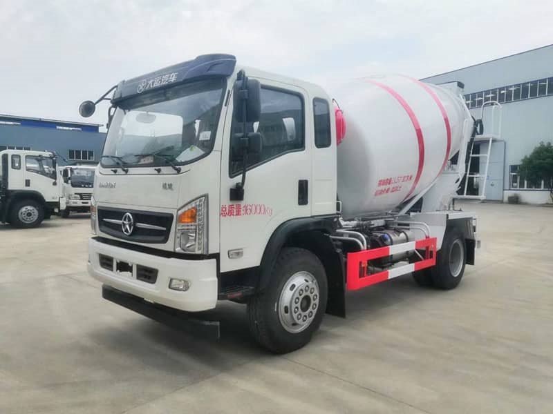 大運(yùn)6方小型水泥罐車