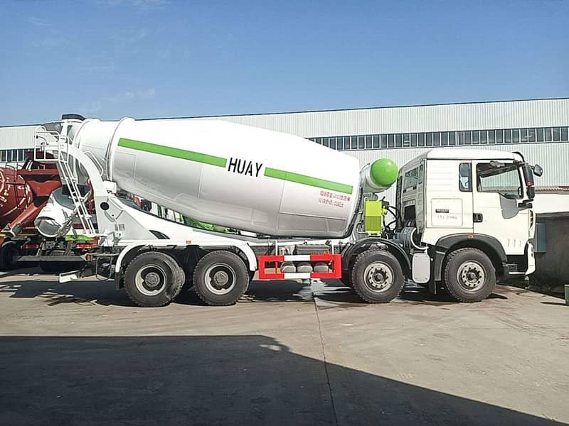 廣州中山重汽豪沃TX10方水泥罐車(chē)獨(dú)占鰲頭引領(lǐng)市場(chǎng)。