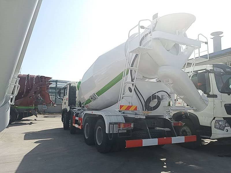 廣州中山重汽豪沃TX10方水泥罐車(chē)獨(dú)占鰲頭引領(lǐng)市場(chǎng)。