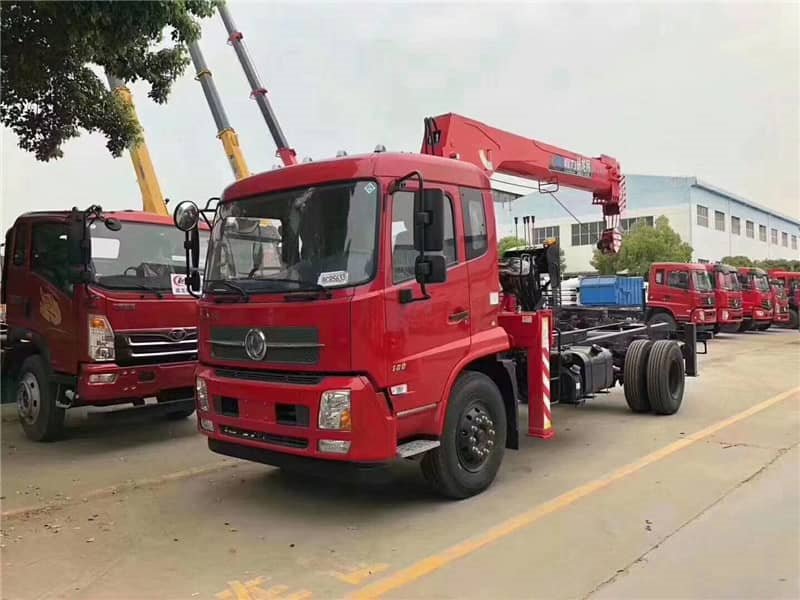 東風天錦單橋隨車吊