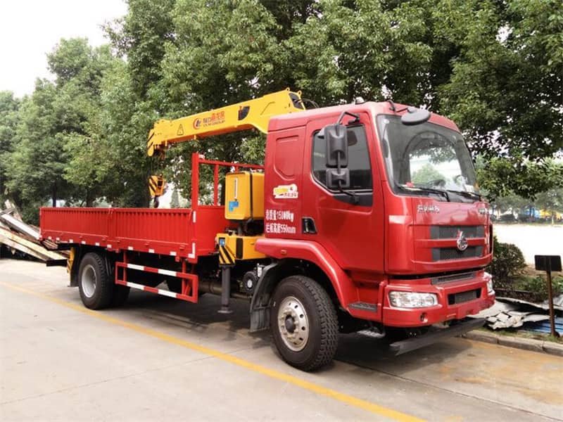東風(fēng)柳汽6.3噸隨車吊