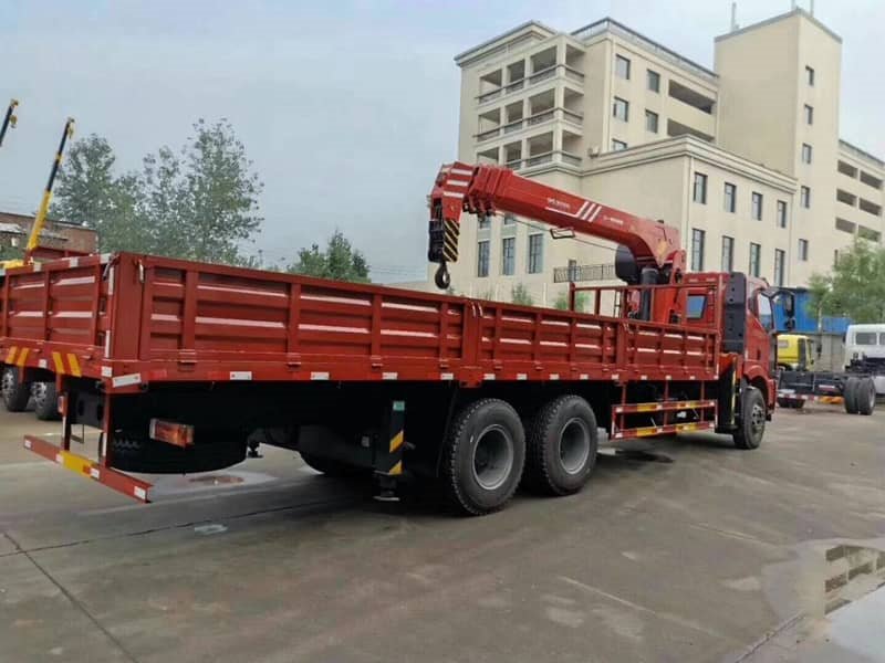 徐工6.3噸四節(jié)臂隨車吊