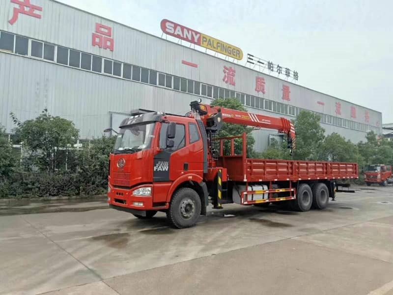 徐工6.3噸四節(jié)臂隨車吊
