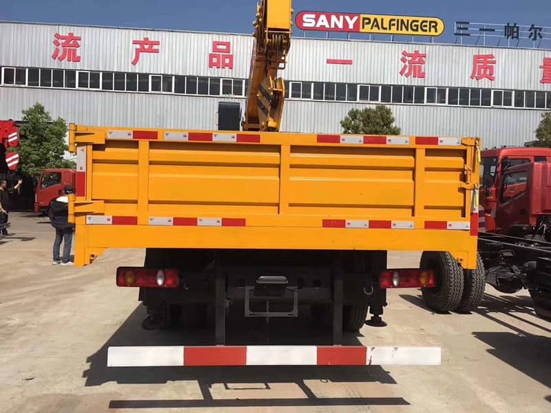 東風(fēng)天錦單橋隨車吊