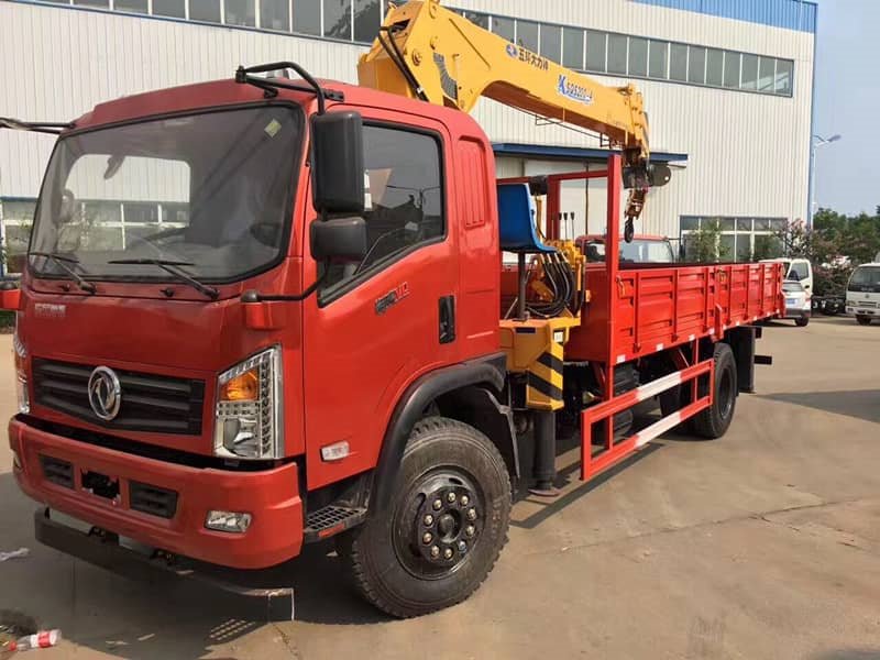 東風(fēng)御虎徐工6.3噸隨車(chē)吊