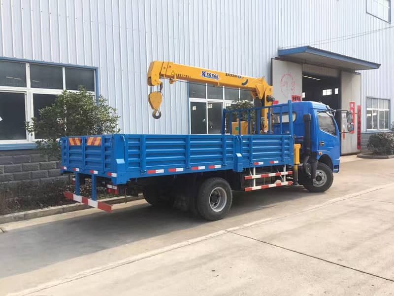 東風(fēng)多利卡徐工4噸隨車吊