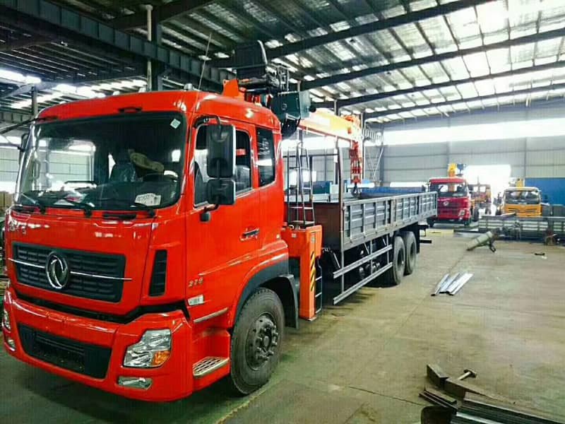 東風(fēng)天龍后雙橋12噸隨車吊