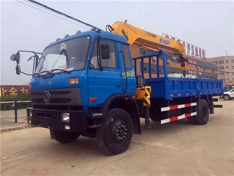 東風153隨車吊