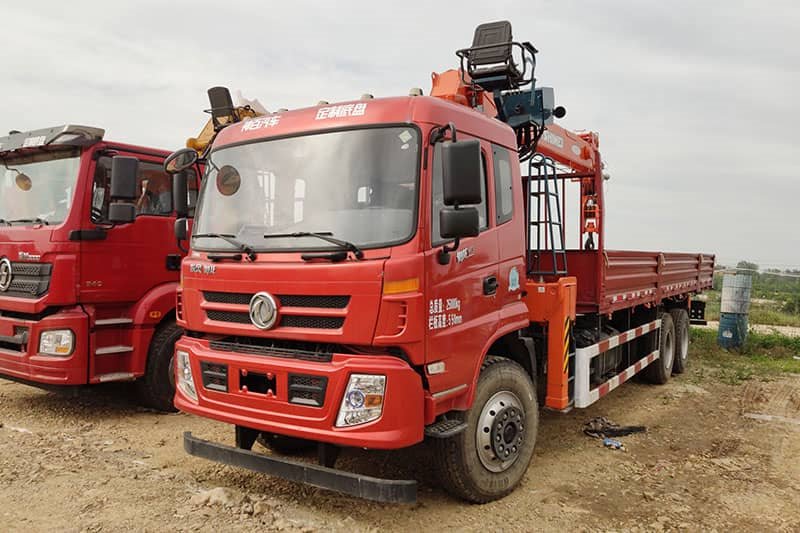 東風(fēng)御龍石煤12噸隨車吊