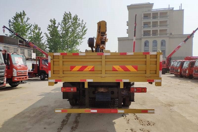 東風(fēng)D3徐工后八輪12噸隨車吊