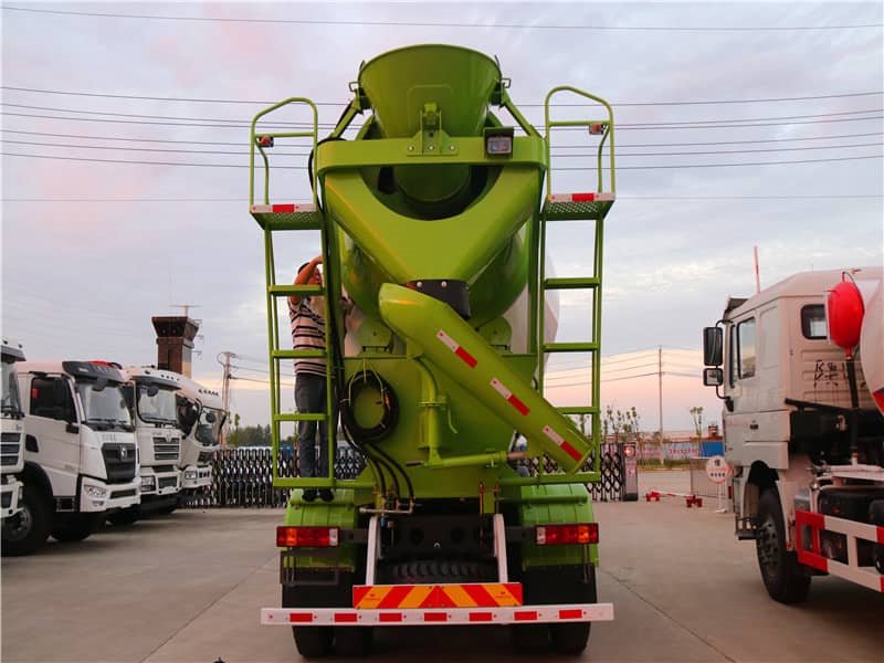 重汽豪曼10方輕量化攪拌車